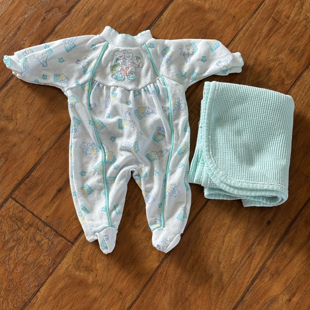 Vintage Baby Gro Baby Sleeper Size 0-3M, Includes Thermal Receiving Blanket